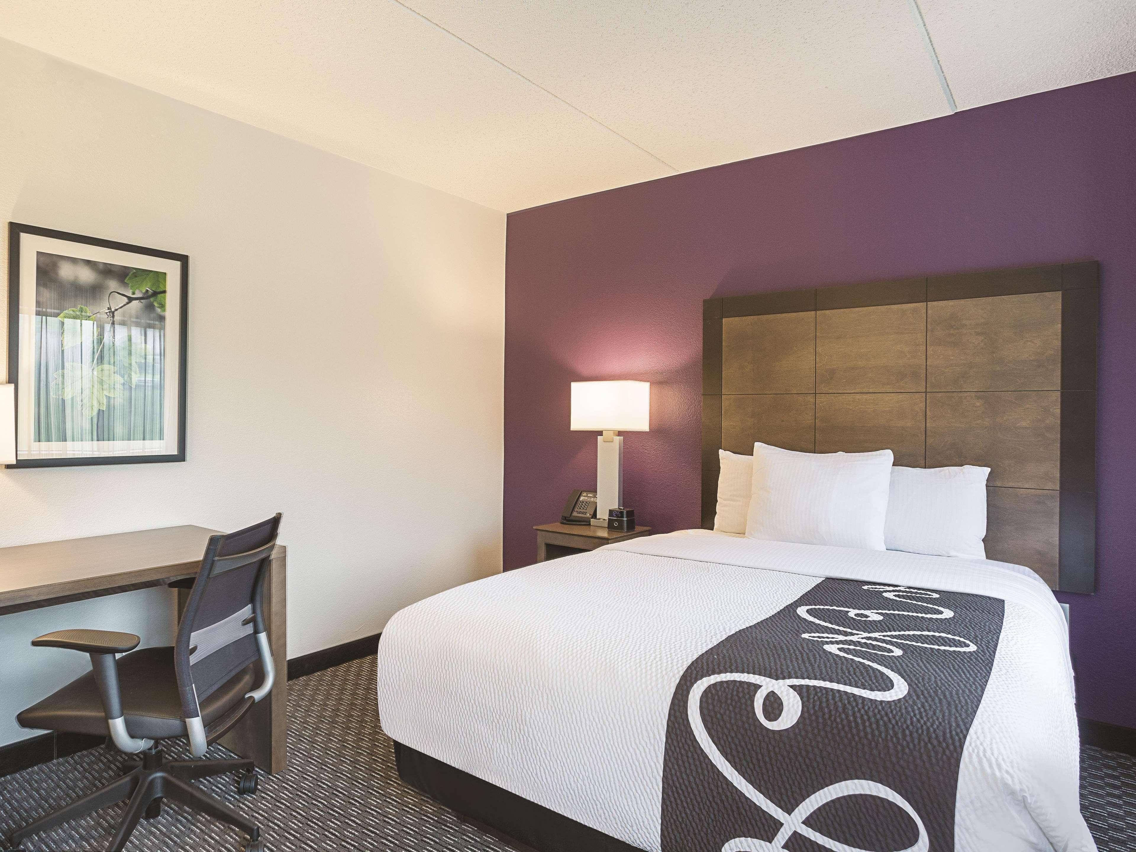 La Quinta By Wyndham Baltimore BWI Airport Линтикам Экстерьер фото